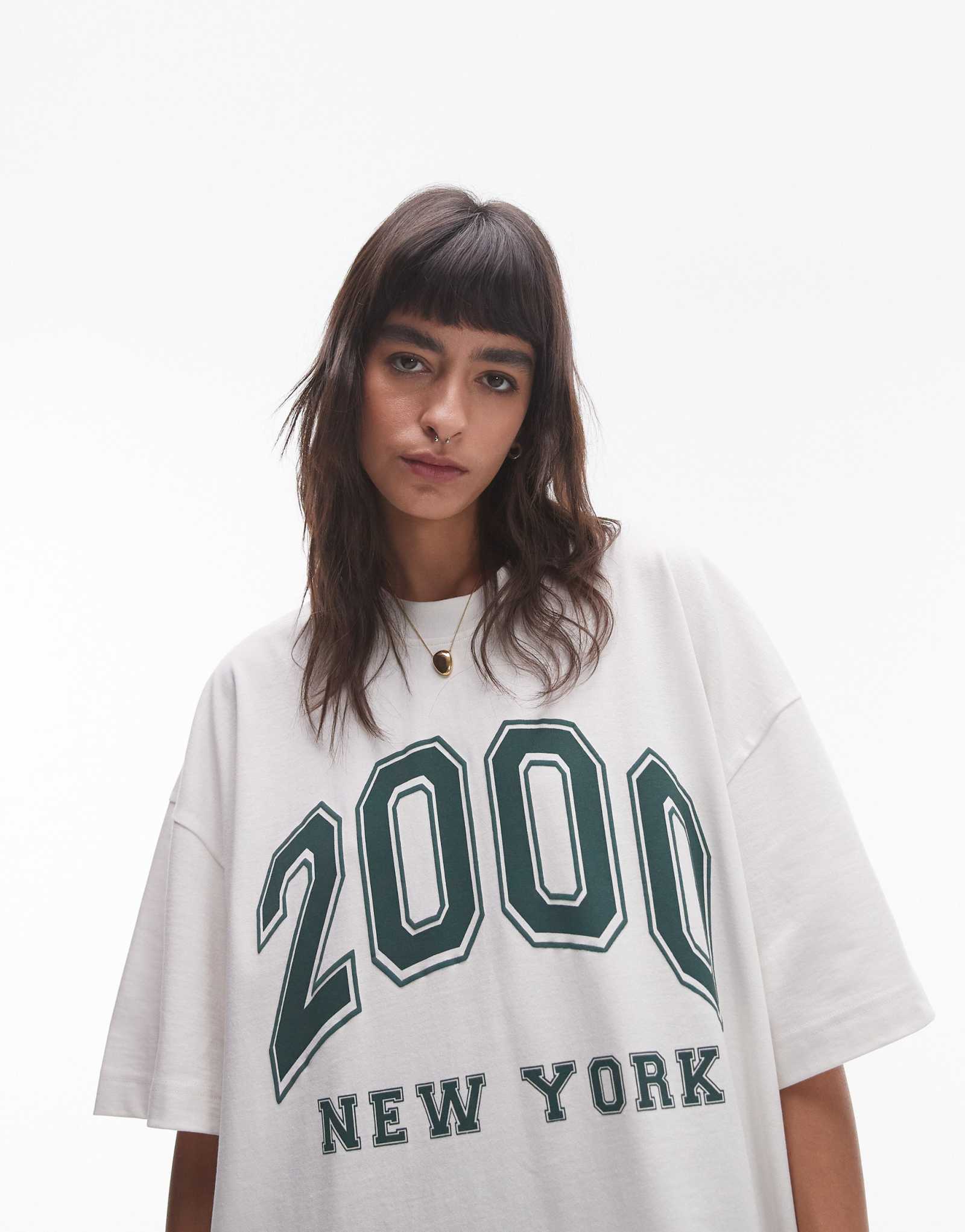 Футболка Topshop premium graphic 2000 New York oversize белого цвета