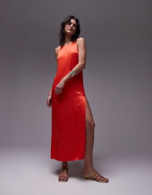 Topshop - Premium - Hochgeschlossenes Maxikleid in Rot