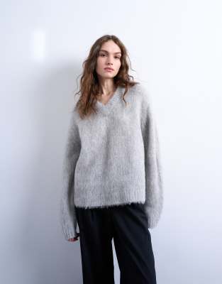 Premium knitted fluffy v-neck alpaca jumper in light grey