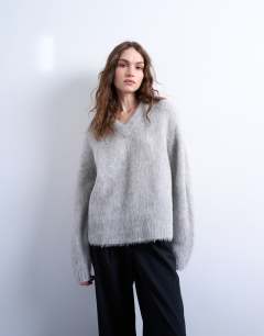 Premium knitted fluffy v-neck alpaca jumper in light grey