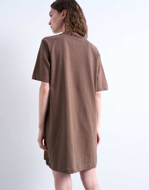 Topshop – Premium – Kurzärmliges Oversize-T-Shirt-Kleid in Schokobraun, 2 von 4