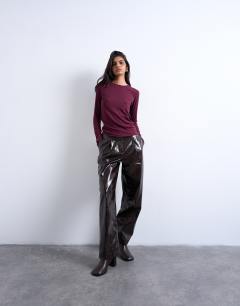 Model wearing Premium rib long sleeve top in burgundy