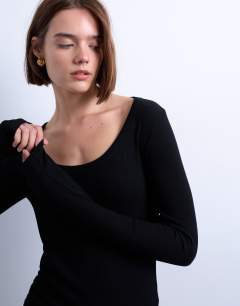 Model wearing Premium rib long sleeve wide scoop neck top in black