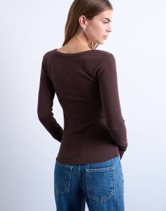 Model wearing Premium rib long sleeve wide scoop neck top in chocolate brown