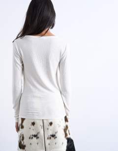 Model wearing Premium rib long sleeve wide scoop neck top in ecru