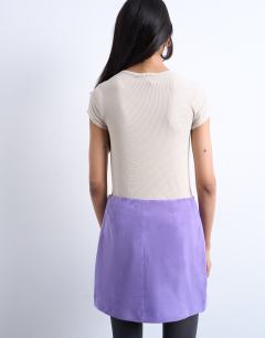 Model wearing Premium rib short sleeve tee in stone