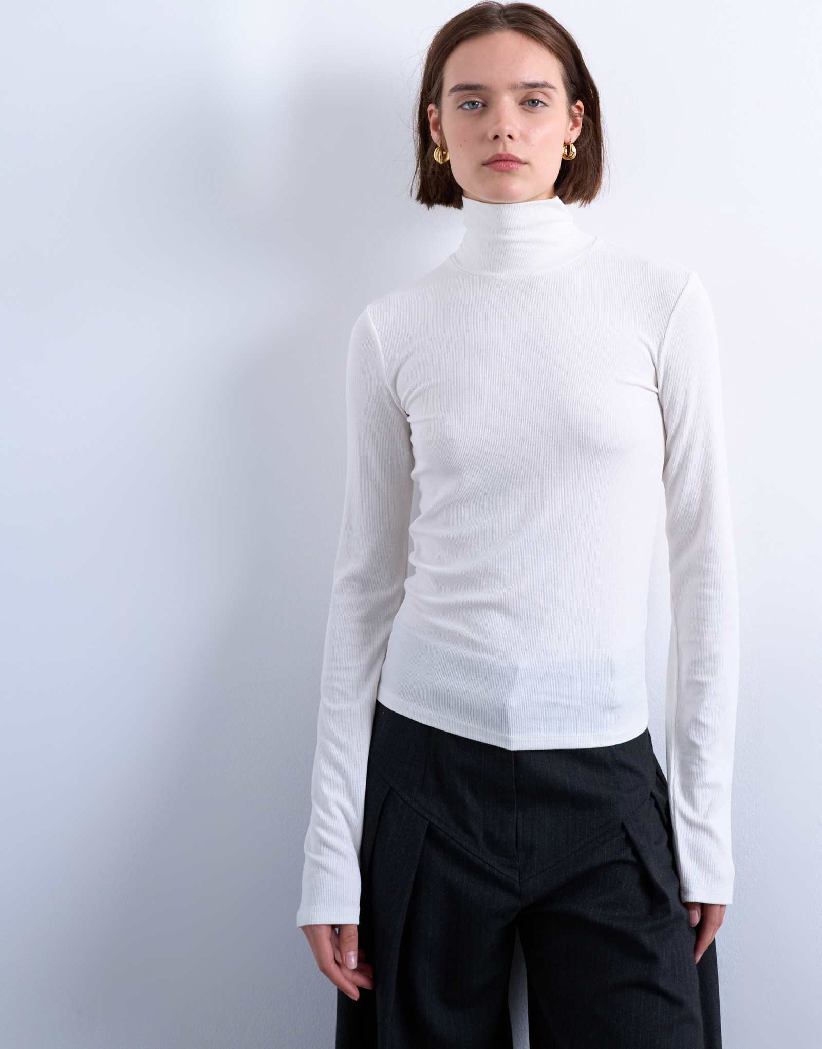 Топ премиум-класса Topshop с воронкообразным вырезом в рубчик цвета экрю