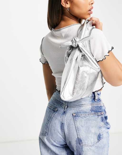 Topshop – Premium – Silverfärgad handväska i läder med en rem
