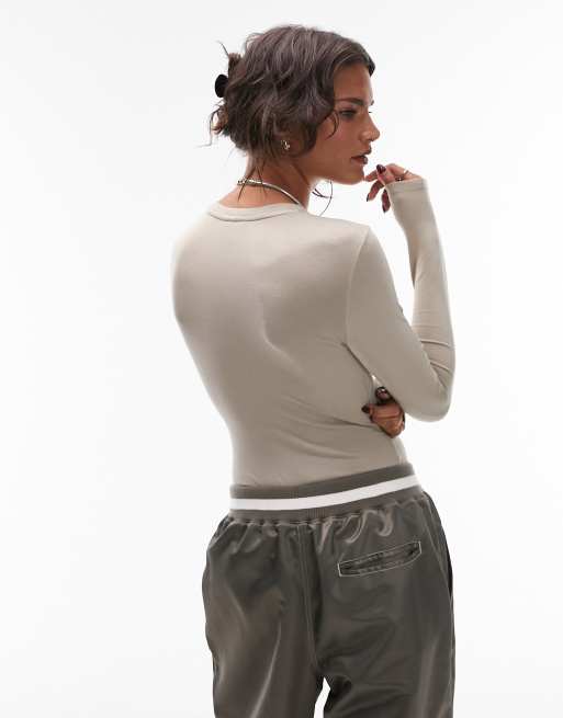 Topshop premium slim long sleeve bodysuit in taupe, 3 of 4