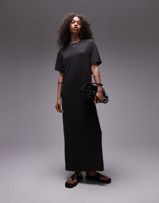 Topshop - Premium - Superweiches, mittellanges T-Shirt-Kleid aus Cupro in Schwarz mit verdrehter Rückseite