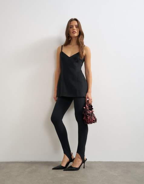 Topshop premium top na ramiączkach z baskinką z imitacji szczotkowanego włosia kucyka w kolorze czarnym - view 1