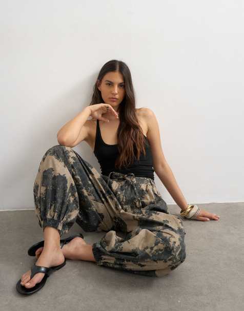Topshop printed oversized balloon cargo trouser in neutral - view 1