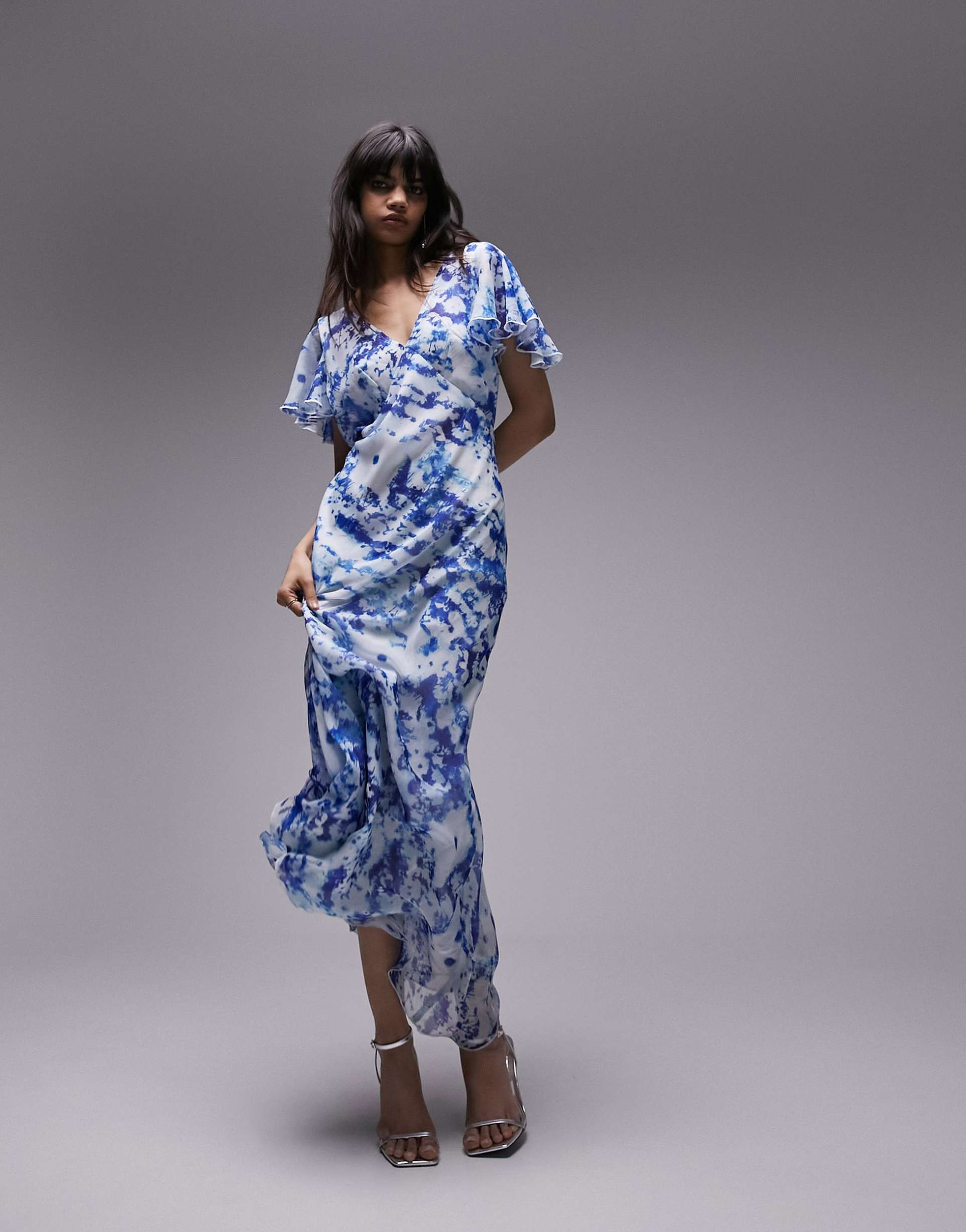 topshop printed v-neck flutter sleeve occasion maxi dress in blue