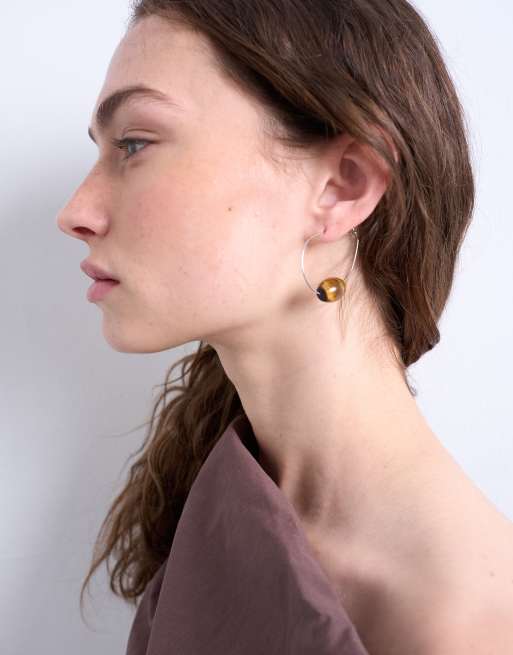Topshop – Priya – Tropfenförmige Creolen in Silber mit braunem Halbedelstein , 3 von 3