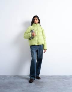 Puffer bomber jacket in leaf green