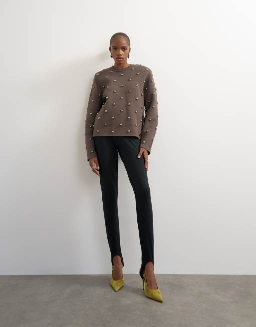 Topshop pull en maille à épaulettes cloutées en métal marron, 2 de 4