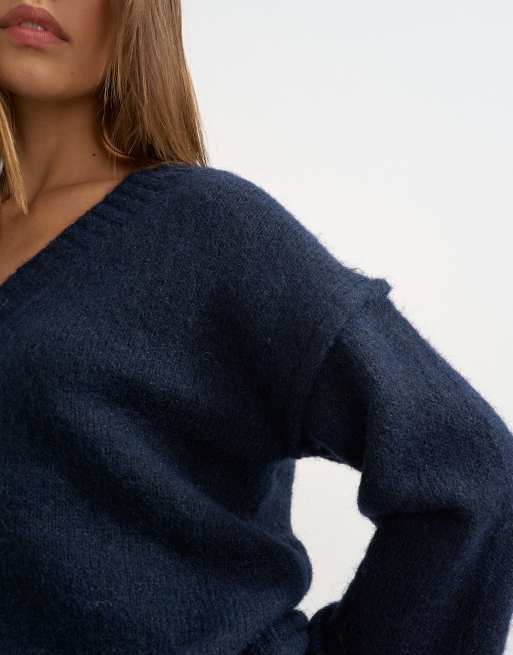 Topshop pull en maille col V ample avec détail de couture roulottée et laine, bleu nuit, 3 de 4