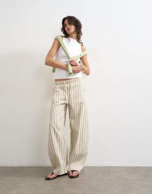 Topshop - Pull-On Barrel - Jean ample à rayures - Écru-Blanc