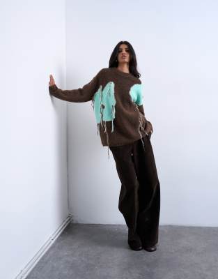 Topshop - Pullover in Schokobraun mit platziertem Blumen-Fransen-Design-Brown