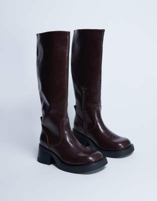 Topshop - Rachel - Kniehohe Stiefel in Schokobraun mit Absatz und dicker Sohle-Brown
