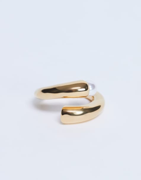Topshop Rachel stainless steel pearl detail ring in gold tone - view 1