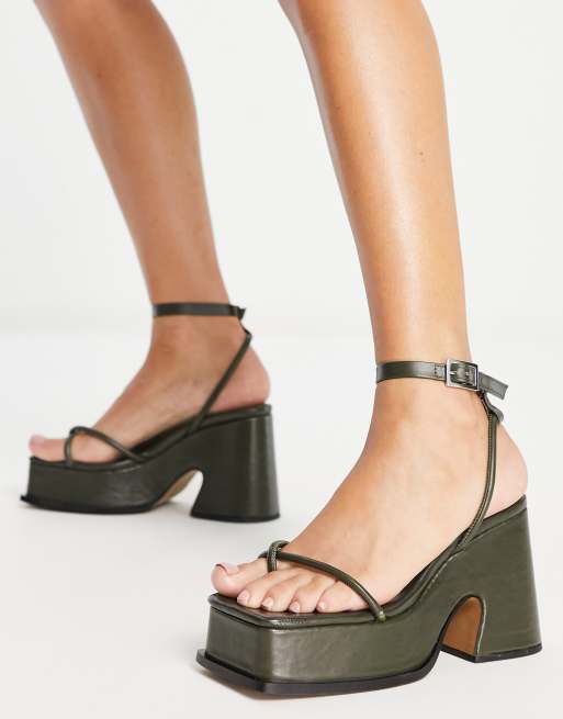 Topshop – Reeva – Sandały na koturnie ze skóry wysokiej jakości w kolorze khaki