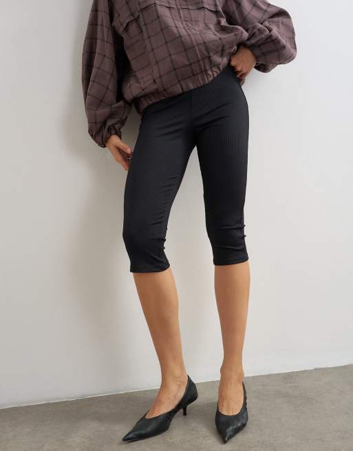Topshop rib capri trouser in black, 3 of 5