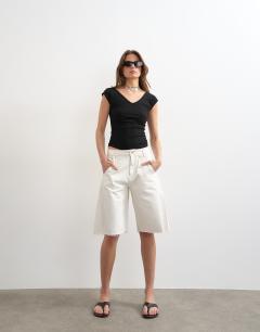 Model wearing Rib v-neck cap sleeve tank in black