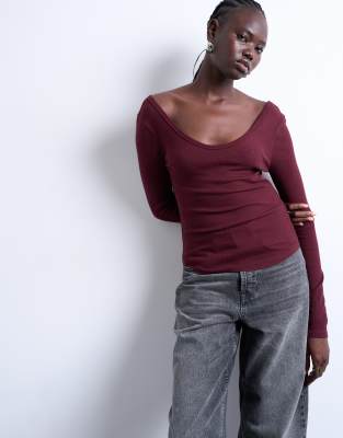 Topshop Rib V-neck Long Sleeve Curved Hem Top In Brown