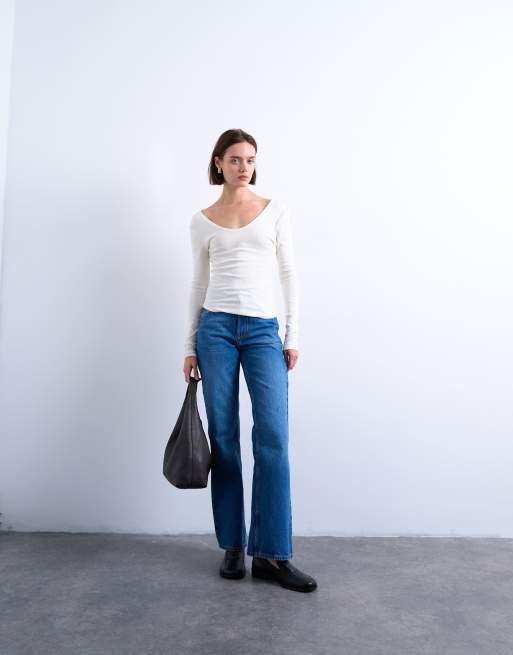 Topshop rib v-neck long sleeve curved hem top in ecru, 2 of 4