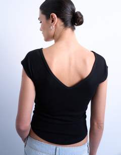 Model wearing Rib v-neck short sleeve tee in black