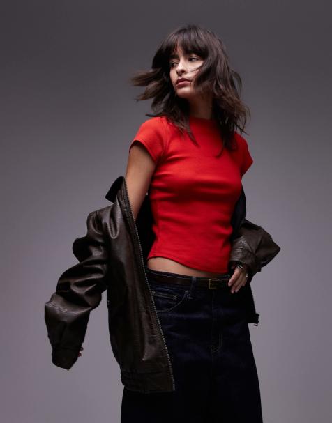Topshop ribbed fitted curve hem tee in red - view 1
