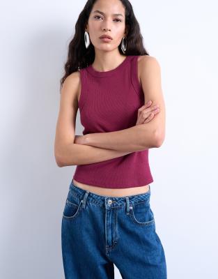 - Topshop 3890₽