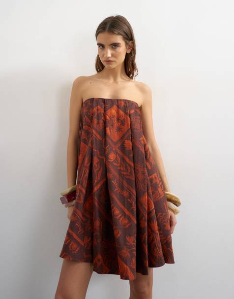 Topshop - Robe bandeau courte et ample coupe trapèze en lin majoritaire à imprimé foulard - Rouille - view 1