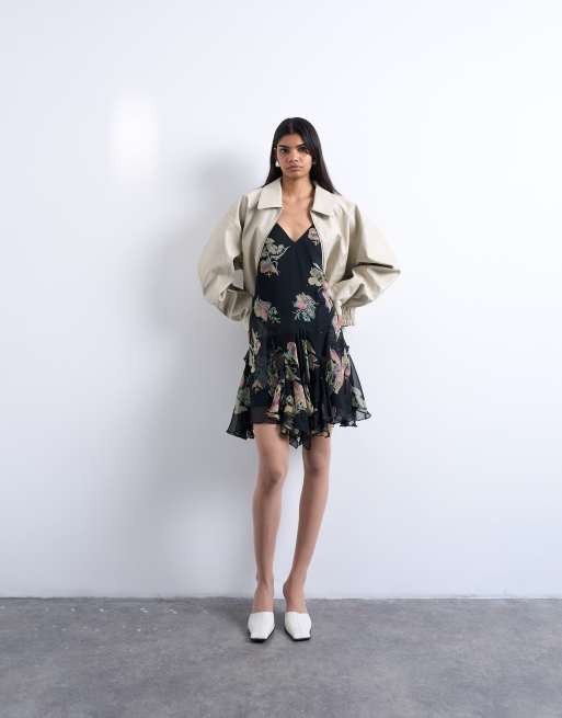 Topshop - Robe courte à ourlet en pointe et bretelles pincées - Noir fleuri, 2 de 4