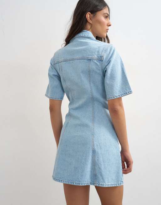 Topshop - Robe courte boutonnée en jean à manches courtes - Bleu délavé, 4 de 4