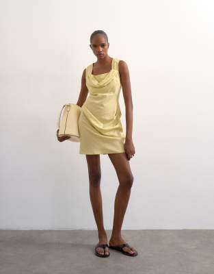 Robe courte coupe drapée structurée - Citron vert doux 40