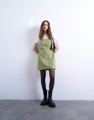 Robe courte en daim avec surpiqûres - Olive pastel-Vert 34