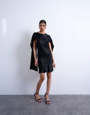 Robe courte en satin à encolure style foulard - Noir 34