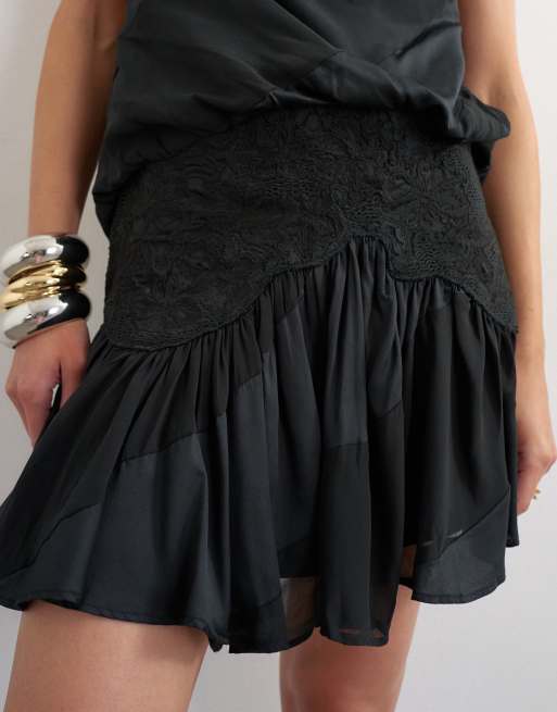 Topshop - Robe courte virevoltante dos nu avec col noué et détails brodés - Noir, 3 de 4