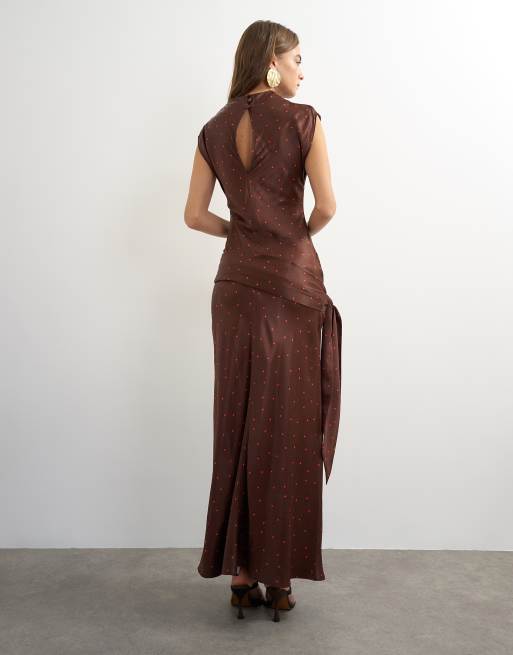 Topshop robe longue en satin à col intégré, taille basse et ceinture, chocolat à pois rouges, 4 de 4