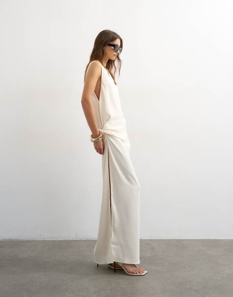Topshop - Robe longue et sans manches en crêpe avec détail torsadé sur le côté - Écru - view 1