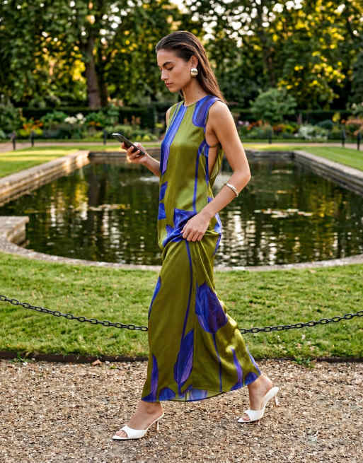 Topshop - Robe longue sans manches en satin à fleurs avec nœud sur le côté - Vert et bleu, 10 de 11