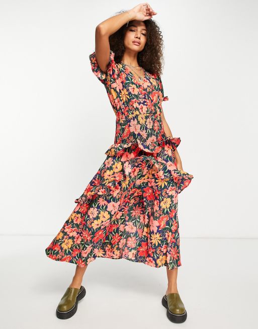 Topshop - Robe mi-longue à grosses fleurs avec ourlet à basque et taille froncée