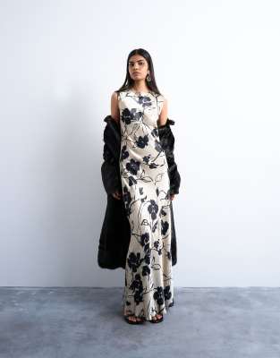 Topshop - Robe mi-longue dos nu en satin à fleurs - Noir et blanc