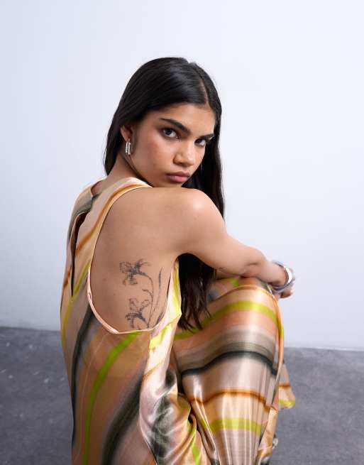Topshop - Robe mi-longue satinée dos nageur avec col montant à rayures effet dégradé, 4 de 4