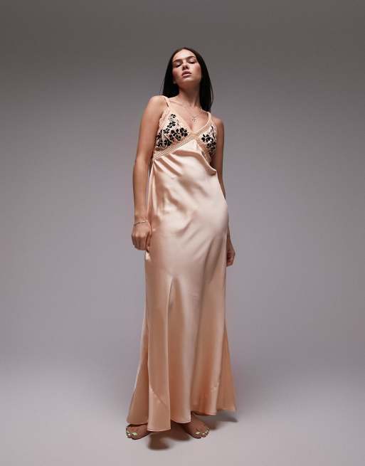 Topshop - Robe nuisette longue en satin à broderies - Noir