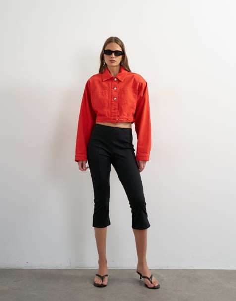 Topshop – Röd, kort jeansjacka med axelvaddar - view 1