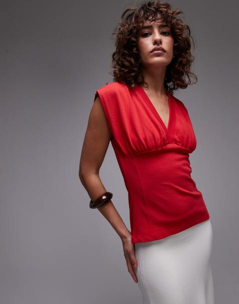 Topshop – Röd, strukturerad, ärmlös topp med v-ringning - view 1