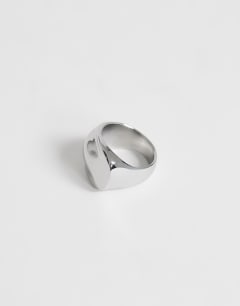 Model wearing Roma waterproof stainless steel ring in gold